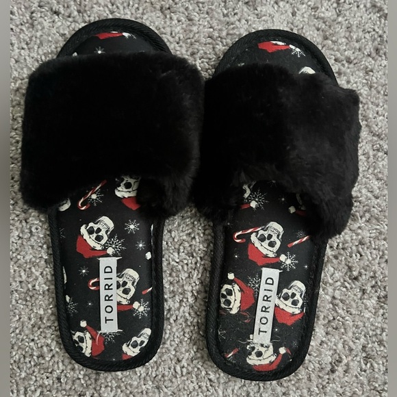 Fuzzy Slippers, Skull slippers, Christmas Slippers - Picture 1 of 3